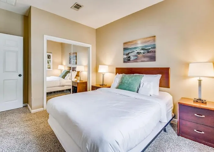 Cam's Coastal Cottage- Nas Pensacola, Close To Holiday home