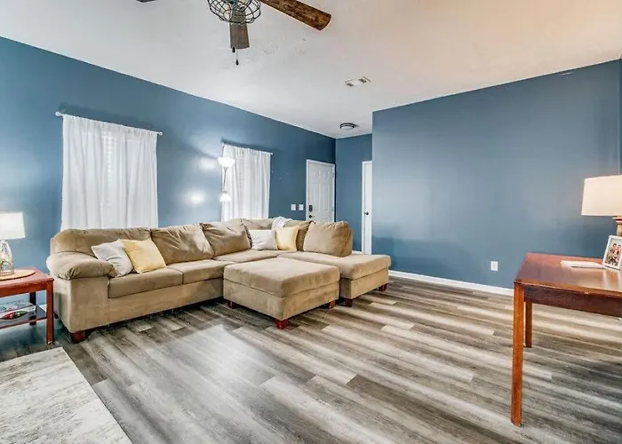 Cam's Coastal Cottage- Nas Pensacola, Close To Holiday home Pensacola