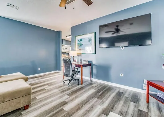 Cam's Coastal Cottage- Nas Pensacola, Close To Holiday home *