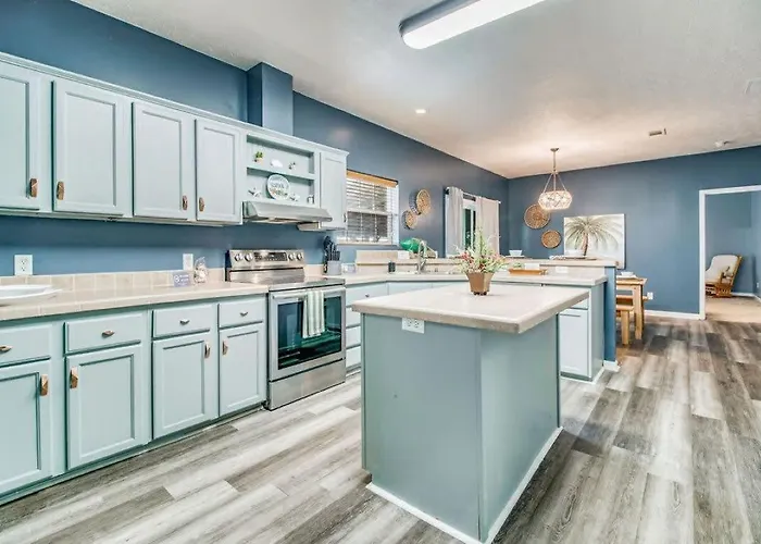 Cam's Coastal Cottage- Nas Pensacola, Close To Holiday home Pensacola