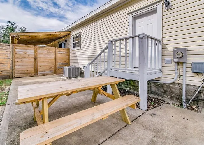 Holiday home Cam's Coastal Cottage- Nas Pensacola, Close To *