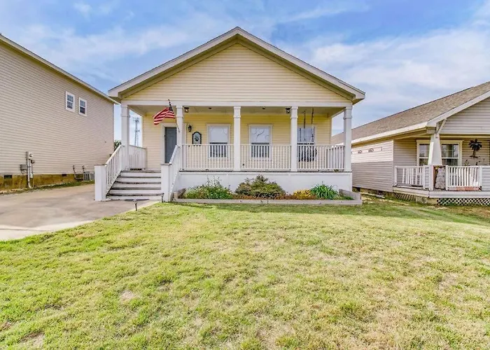 Cam's Coastal Cottage- Nas Pensacola, Close To Holiday home Pensacola