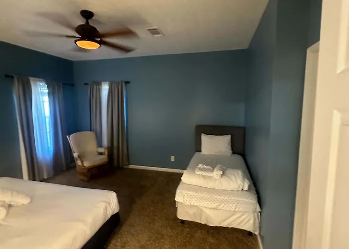 Cam's Coastal Cottage- Nas Pensacola, Close To